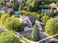 8 BEAUFORT HILLS ROAD Richmond Hill Ontario, L4E 2N5