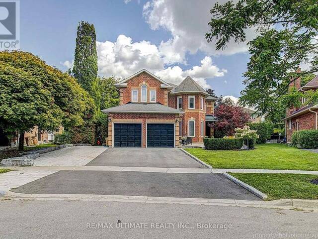 351 FAIRWAY GARDENS Newmarket Ontario, L3X 1B4 - 4 Bedrooms Home For Sale
