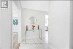 67 LIVINGSTONE STREET W | Barrie Ontario | Slide Image Five