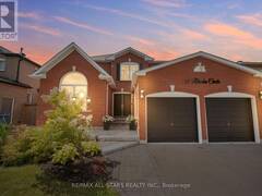 139 RHODES CIRCLE Newmarket Ontario, L3X 1V2