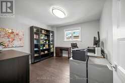 139 RHODES CIRCLE | Newmarket Ontario | Slide Image Thirty