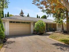 215 EDENBRIDGE DRIVE Toronto Ontario, M9A 3G9