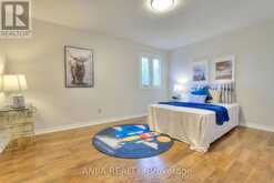 22 CHILTERN HILL | Richmond Hill Ontario | Slide Image Eleven