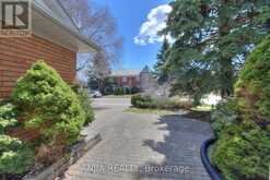22 CHILTERN HILL | Richmond Hill Ontario | Slide Image Twenty
