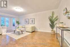22 CHILTERN HILL | Richmond Hill Ontario | Slide Image Three