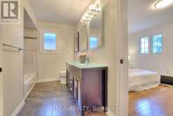 22 CHILTERN HILL | Richmond Hill Ontario | Slide Image Eight