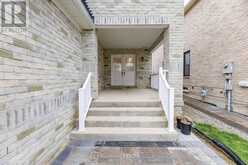 86 LAURIER AVENUE | Richmond Hill Ontario | Slide Image Four
