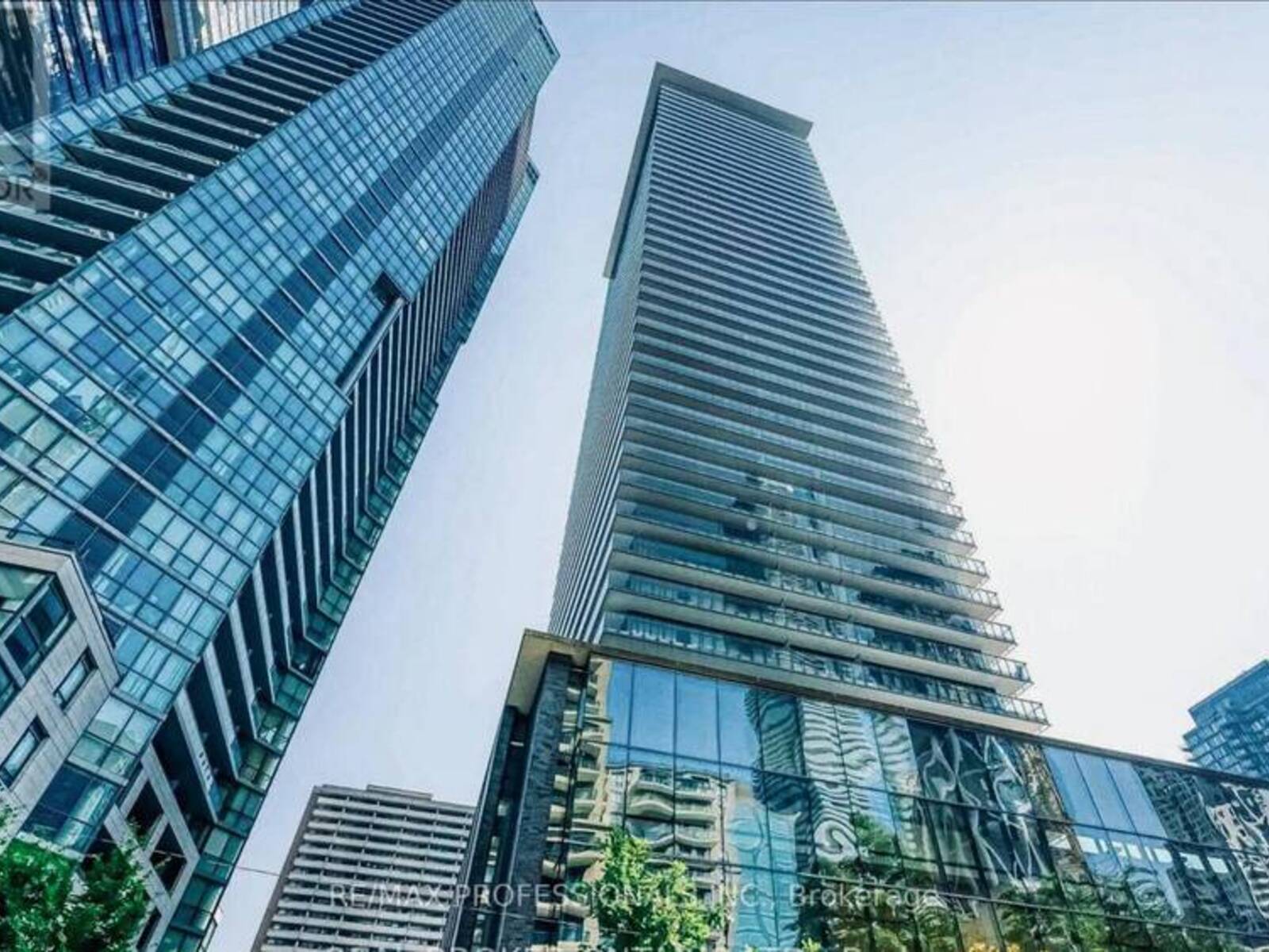 710 - 33 CHARLES STREET E, Toronto, Ontario M4Y 0A2
