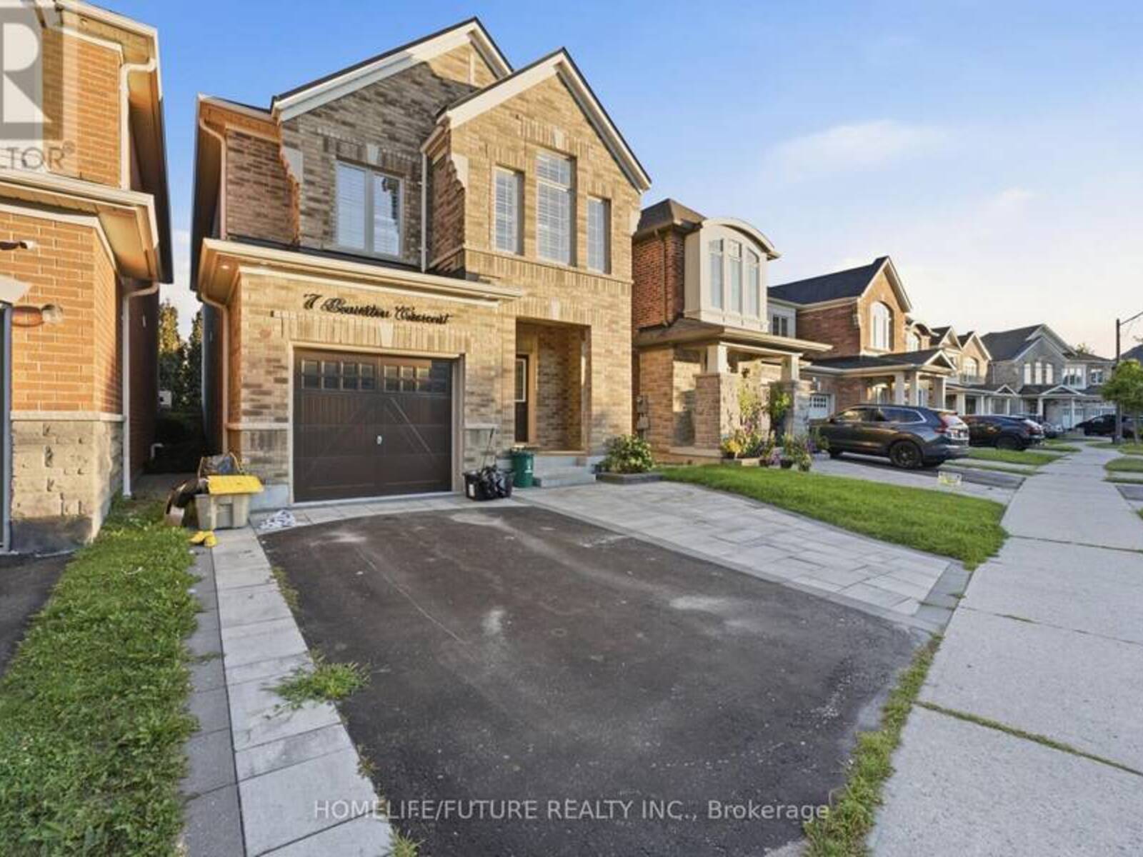 7 BEVERTON CRESCENT, Ajax, Ontario L1T 0L8