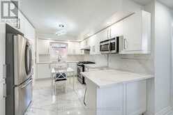 3 VINEBERG DRIVE | Hamilton Ontario | Slide Image Twelve
