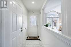 3 VINEBERG DRIVE | Hamilton Ontario | Slide Image Four