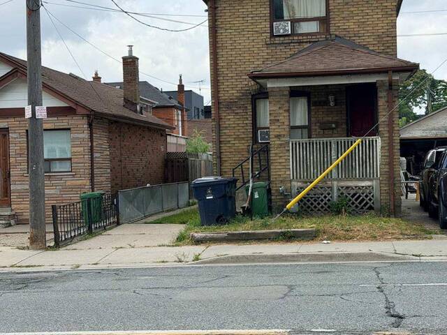666 JANE STREET Toronto Ontario, M6N 4A7 - Multi-family Home For Sale