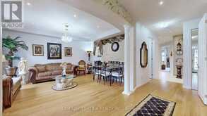 69 DIAMOND JUBILEE DRIVE | Markham Ontario | Slide Image Sixteen