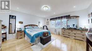 69 DIAMOND JUBILEE DRIVE | Markham Ontario | Slide Image Eighteen