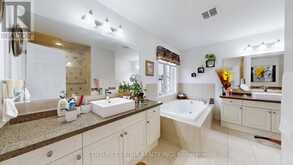 69 DIAMOND JUBILEE DRIVE | Markham Ontario | Slide Image Nineteen
