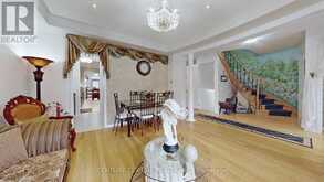 69 DIAMOND JUBILEE DRIVE | Markham Ontario | Slide Image Five