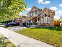 9 CARNESS CRESCENT | Georgina Ontario | Slide Image Three