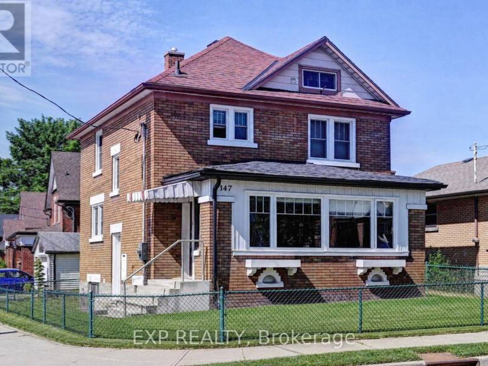 147 COURTLAND AVENUE E, Kitchener, Ontario N2G 2T9