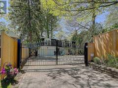 321 LAWRENCE AVENUE E Toronto Ontario, M4N 1T8