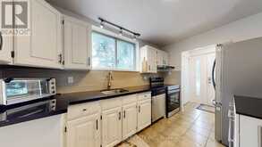 30 PAPERBIRCH DRIVE | Toronto Ontario | Slide Image Nine