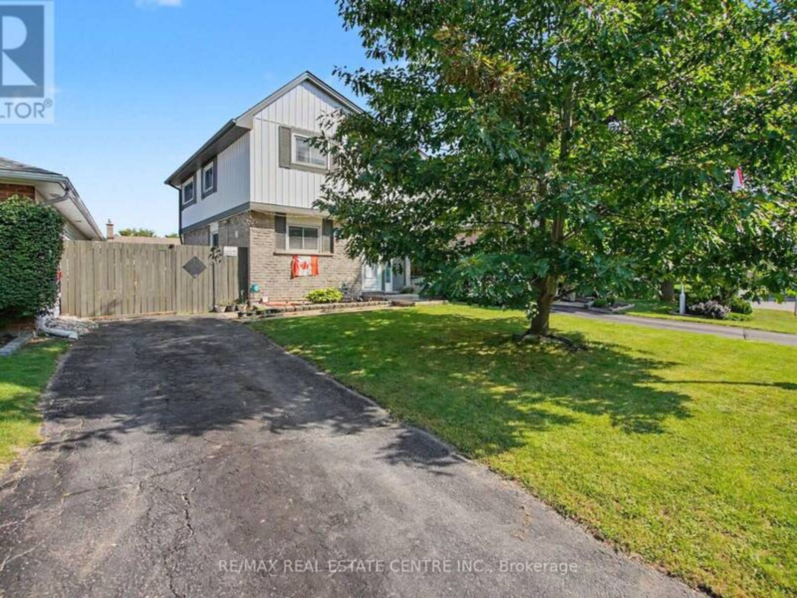 4 SEAFORTH COURT, London, Ontario N5V 3L1