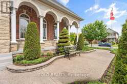 42 VINIFERA DRIVE | Grimsby Ontario | Slide Image Forty