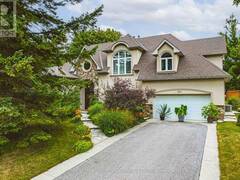 471 THE KINGSWAY Toronto Ontario, M9A 3W5