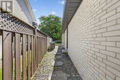 37 CHERRY POST CRESCENT | Toronto Ontario | Slide Image Thirty-seven