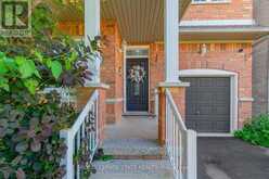 33 PANORAMA WAY | Hamilton Ontario | Slide Image Four
