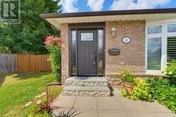 20 CLOVER COURT | Paris Ontario | Slide Image Three