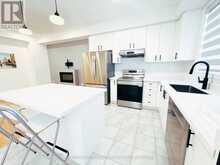 966 CORMORANT PATH | Pickering Ontario | Slide Image Thirteen