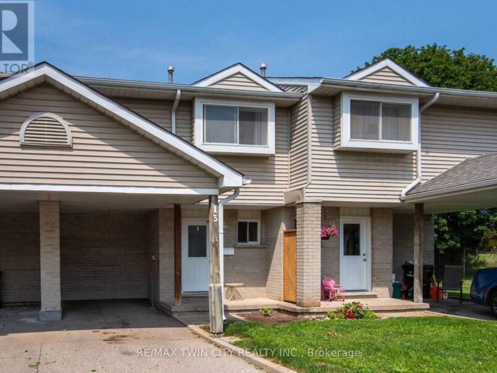 13 - 125 SEKURA CRESCENT, Cambridge, Ontario N1R 8B4