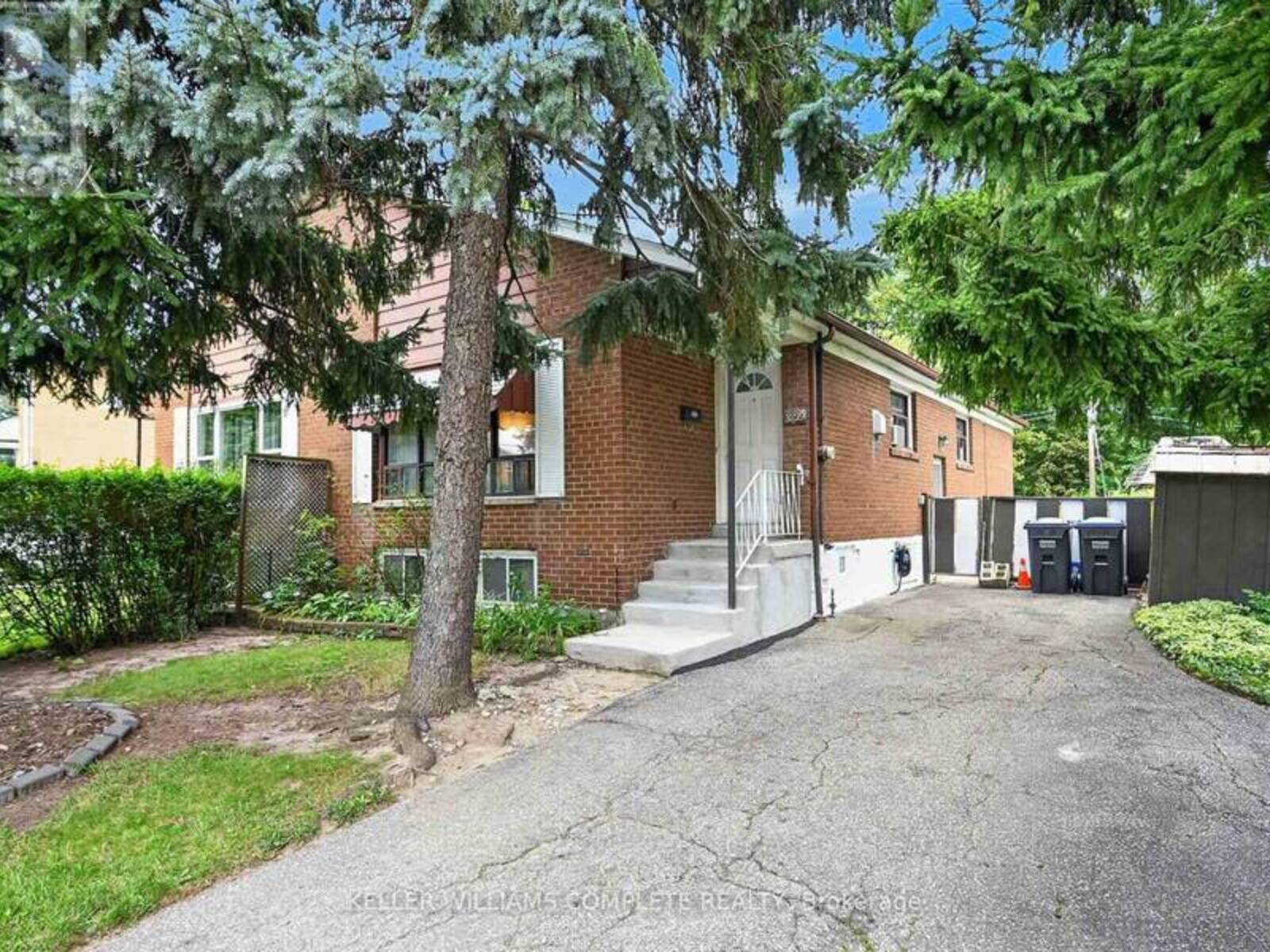 3239 QUEEN FREDERICA DRIVE, Mississauga, Ontario L4Y 2Z9