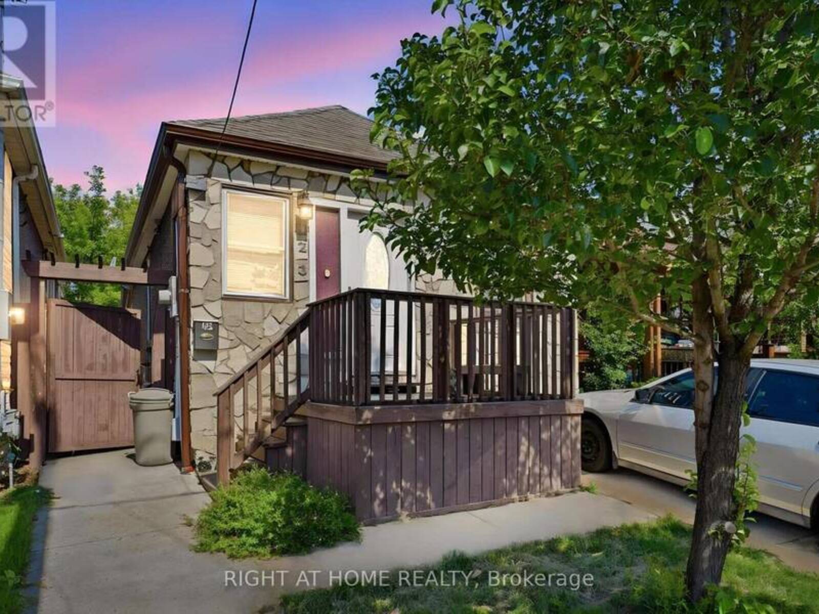 123 CROSTHWAITE AVENUE N, Hamilton, Ontario L8H 4V4