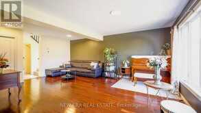932 GRENFELL DRIVE | London Ontario | Slide Image Twelve