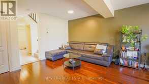 932 GRENFELL DRIVE | London Ontario | Slide Image Thirteen