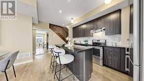 600 ALEX GARDNER CIRCLE | Aurora Ontario | Slide Image Ten