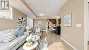 600 ALEX GARDNER CIRCLE | Aurora Ontario | Slide Image Five