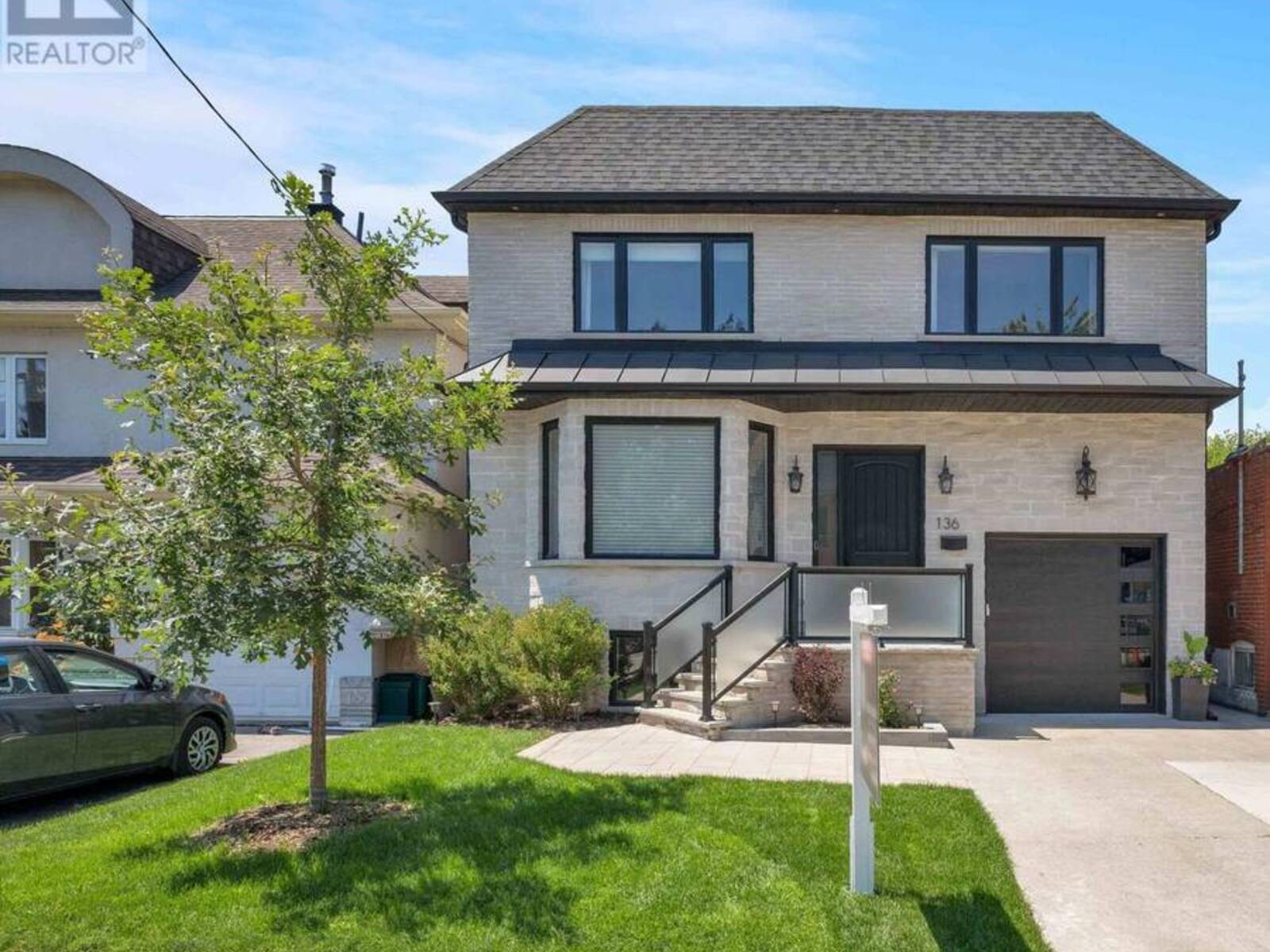 136 GLENWOOD CRESCENT, Toronto, Ontario M4B 1K2