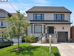 136 GLENWOOD CRESCENT Toronto Ontario, M4B 1K2