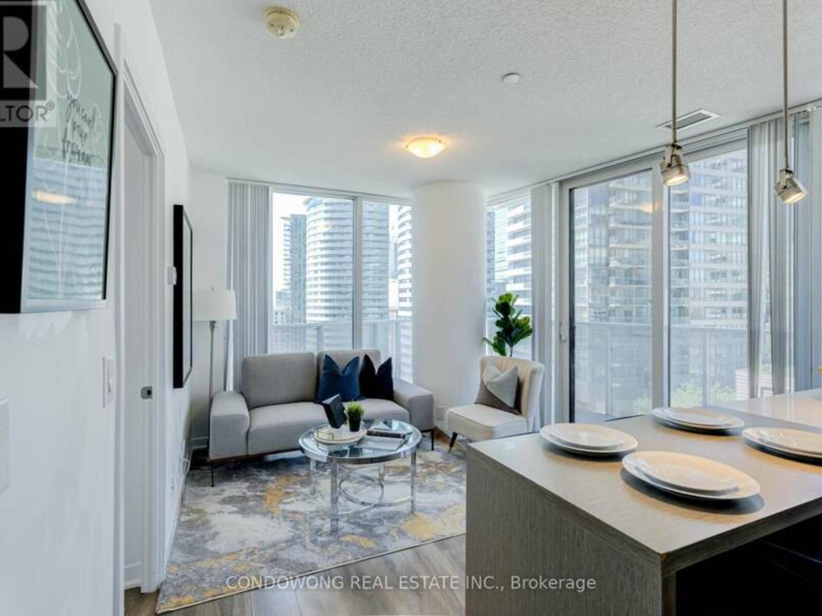1702 - 100 HARBOUR STREET, Toronto, Ontario M5J 0B5