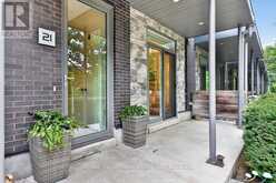 21 GODFREYS LANE | Mississauga Ontario | Slide Image Two