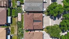 131 YATESCASTLE DRIVE | Toronto Ontario | Slide Image Thirty-one