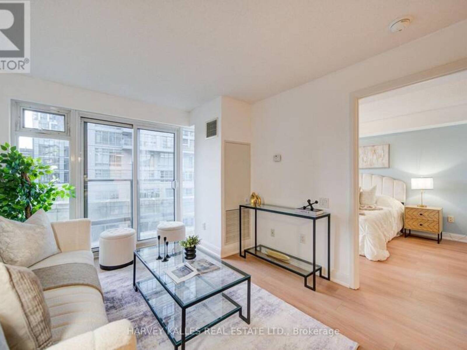 504 - 2191 YONGE STREET, Toronto, Ontario M4S 3H8