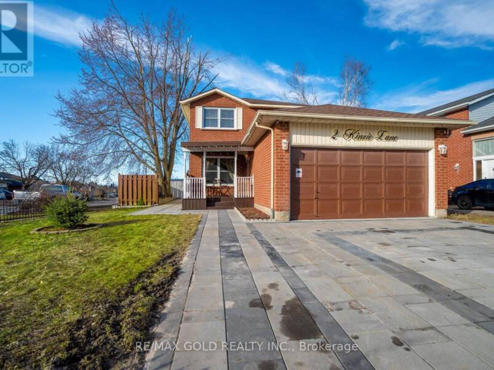 2 KINZIE LANE, Barrie, Ontario L4M 6A3
