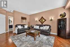 37 HICKORY CRESCENT | Grimsby Ontario | Slide Image Fourteen