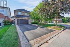 37 HICKORY CRESCENT | Grimsby Ontario | Slide Image Four