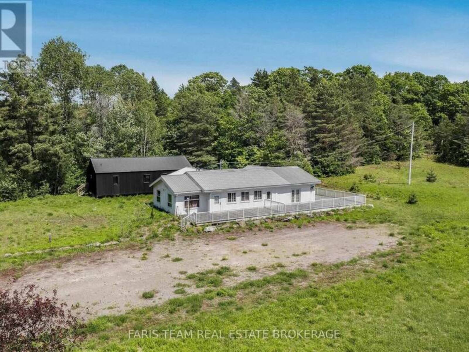 2180-2186 HWY 141, Huntsville, Ontario P0B 1L0