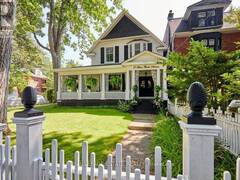57 SILVER BIRCH AVENUE Toronto Ontario, M4E 3L1