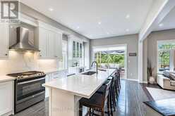 2 COTTONWOOD HOLLOW COURT | Aurora Ontario | Slide Image Thirteen